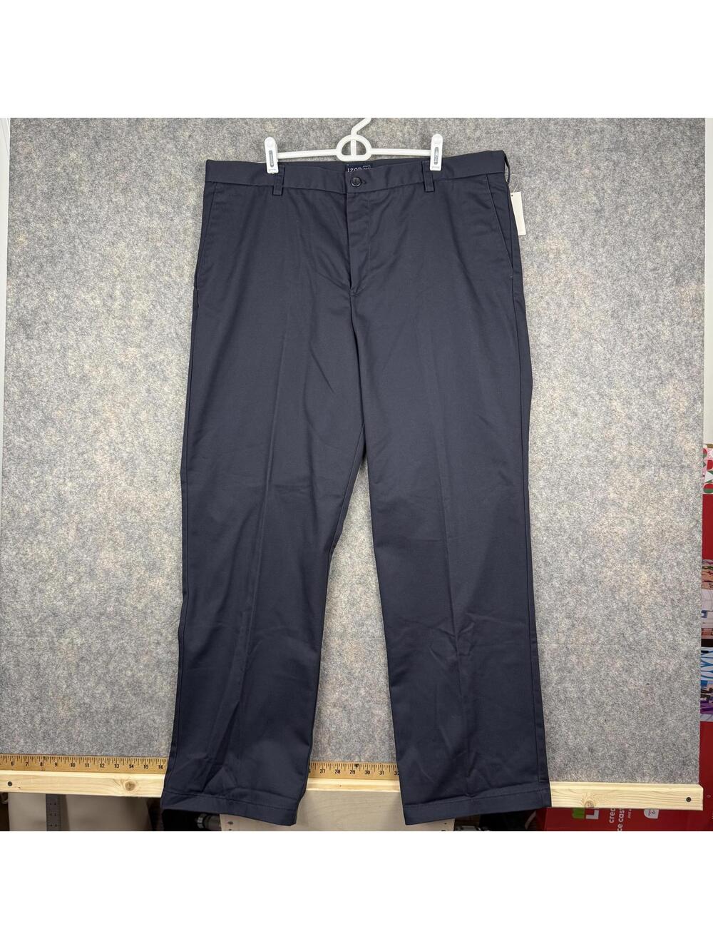 IZOD MetrixFit Flat Front Straight Leg Wrinkle Free Pants Navy Blue 40 x 32 952